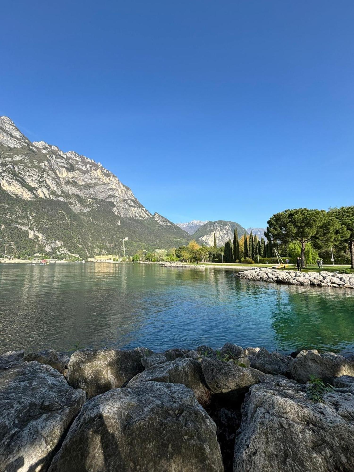 Apartamento Garden & Pool Perugini Torbole Sul Garda Exterior foto